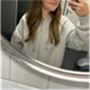 Schülerin aus der 12.Klasse mit sehr guten Mathekenntnissen