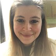 Professora especialitzada en llengua i literatura catalana i castellana, llengua anglesa i preparació d'oposicions