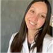 Profesor de química para estudiantes de secundaria