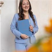 laureata in lettere classiche nell’Università di Catania, e studentessa del Conservatorio V. Bellini, offre ripetizioni di italiano, greco, latino e musica a Trento