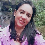 Professora de artes com experiência em aulas on-line e presencial