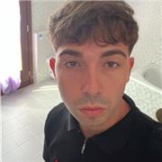 Diplomato offre ripetizioni per ragazzi di elementari e medie, spicco in Italiano, Storia, Geografia, Informatica e inglese