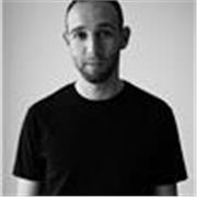 Maestro e coordinatore di scuola primaria da oltre 7 anni, con diversi corsi svolti per lavorare con bambini con DSA.