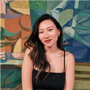 I'm a seasoned graphic design professional with over a decade of experience across various industries.