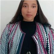 Profesor de inglés dicta clases para interesados de todas las edades