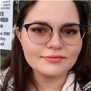 Offro lezioni a bambini delle elementari e medie e ai principianti, adattando le lezioni alle loro esigenze