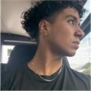 Tengo 20 años y soy estudiante de Ingeniería Mecánica en la Universidad de Sevilla. Me gustan mucho las matemáticas y la física, y