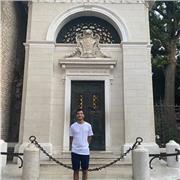 Diplomato al liceo classico e laureando in storia e filosofia offre ripetizioni di greco