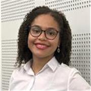 Especialista junior en Psicopedagogía y hablante nativa (castellano). 