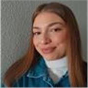 Maestra de Educación infantil, con experiencia en refuerzo y clases particulares en primaria.