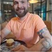 Imparto clases de apoyo a alumnos con métodos pedagógicos entretenidos