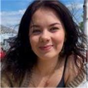 University graduate who is adaptable teach online to a variety of students in language skills, from preparing to exams or more