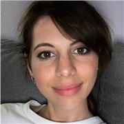 Te enseño a usar herramientas de diseño gráfico como Adobe Photoshop, Adobe Illustrator, Adobe InDesign, Marketing Digital