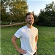 Soy entrador personal y doctor en Ciencias del Deporte. Puedo entrenar a cualquier tipo de población a conseguir sus objetivos