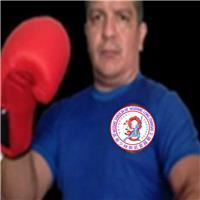 Entrenador de Artes marciales kickboxing, sanda