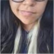 Profesora imparte clases de español para todas las edades