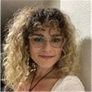 Graduada en Biotecnología por la Universidad de Murcia imparte clases de manera online.