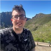 Estudiante universitario en Finanzas y Contabilidad. Tengo 2 hermanos menores a mí y algunas veces les he ayudado en sus estudios