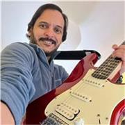 Clases de Guitarra Eléctrica para adolescentes y adultos – Online y a domicilio (Madrid)