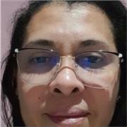 Sou professora de português nativa, ensino conversação,gramática e literatura