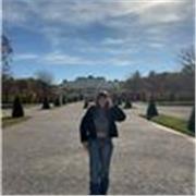 Offro lezioni a ragazzi di scuole medie e superiori. 