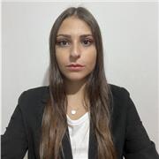 No he trabajado con contrato de ninguna, pero he hecho clases de catalan, ingles y castellano. Me encantan los niños i enseñar