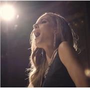 Cantante professionista impartisce lezioni di canto ad allievi di tutte le età e livelli.dal vivo e online