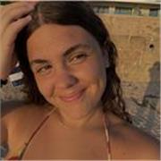 Ofrezco refuerzo escolar en castellano, catalán, inglés, matemáticas (Infantil y Primaria) y ciencias sociales. 