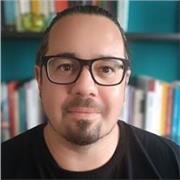 Mi occupo di età evolutiva da 25 anni. Sono pedagogista e psicodrammatista. So accendere il desiderio di riuscire