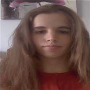 Etudiante donnant des cours dans plusieurs domaines (Chimie etc)