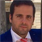 Con mas de 20 años de experiencia en el sector financiero. Master del profesorado en la especialidad de Economía y Empresas