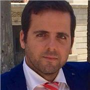 Con mas de 20 años de experiencia en el sector financiero. Master del profesorado en la especialidad de Economía y Empresas