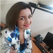 Profesora de creación de contenidos multimedias (como, canva, gamma)