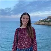 Profesora con titulación C2 inglés, estudiante de magisterio, con 3 años de experiencia, gran motivación y pasión por la enseñanza