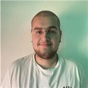 Profesor de matemáticas y otras asignaturas listo para enseñar