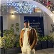 My name is Bouzerar I’m Arabic French and English thecher