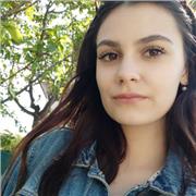 Sono un'insegnante di italiano, storia, geografia e storia dell'arte alle scuole medie e superiori.