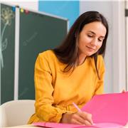 Profesora y cuidadora, en euskera e inglés, de alumnado de infantil, primaria y ESO