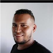 Docente de básica primaria le ofrece clases a niños y adultos con problemas de aprendizajes