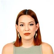 Profesora de inglés con años de experiencia en el manejo del lenguaje, paciente y dinámica.