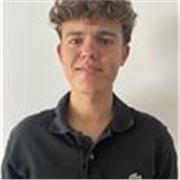 Estudiante del doble grado de ADE/Derecho imparte clases de catalán, castellano, inglés, matemáticas y geografía/historia a estudiantes de primaria y ESO con ganas de aprender