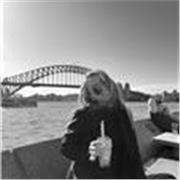 Mathe-Tutorin, die Schülern aller Altersklassen hilft, Mathe Abitur mit 13 Punkten absolviert