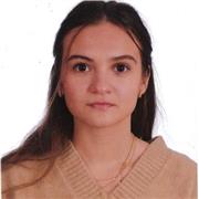 Estudiante que imparte clases de asignaturas varias de primaria y ESO