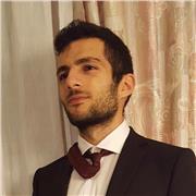 Insegnante di chitarra , laureato al conservatorio , offro lezioni sia a bambini che adulti , a tutti i livelli