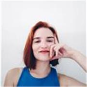 Responsable de comunicación capacitada para adaptar cualquier necesidad comunicativa.