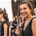 Laureata in oboe e docente presso il liceo musicale di bergamo, offro lezioni di oboe, corno inglese e costruzione delle ance per