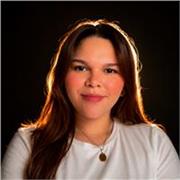Profesora de ofimática, diseño gráfico y redacción - mecanografía.