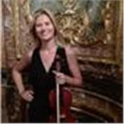 Laureata al Conservatorio di Parma Violino, Pianoforte, Solfeggio per tutti i livelli metodologia personalizzata in base alla necessità