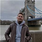 Insegnante Madrelingua impartisce lezioni di Inglese Generale e Preparazione per Esami per gli Italiani