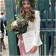 Studentessa universitaria impartisce lezioni di sostegno per i vari ambienti scolastici